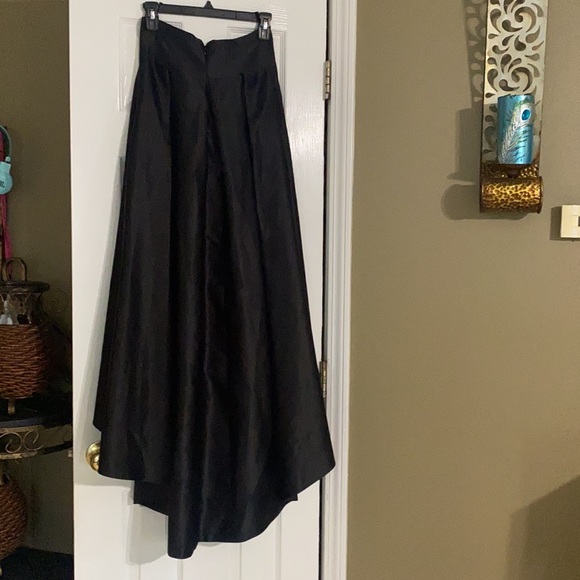 Asymmetric satin skirt - Picture 4 of 6
